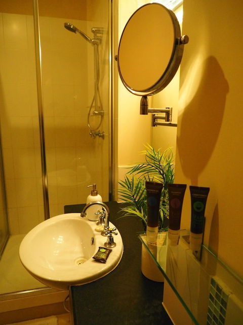 Master Suite With Private Entrance - Whitsundays Accommodation 3