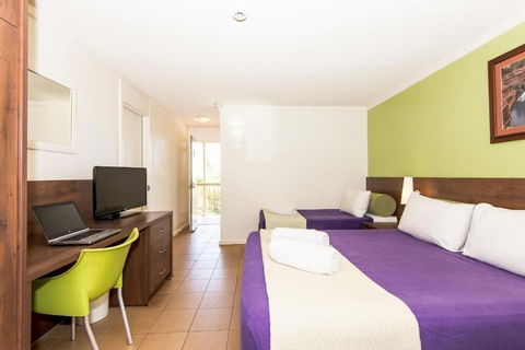 Hedland Hotel - Whitsundays Accommodation 5