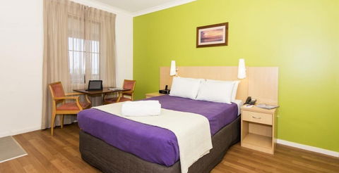 Hedland Hotel - Whitsundays Accommodation 2