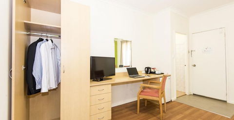 Hedland Hotel - Whitsundays Accommodation 3