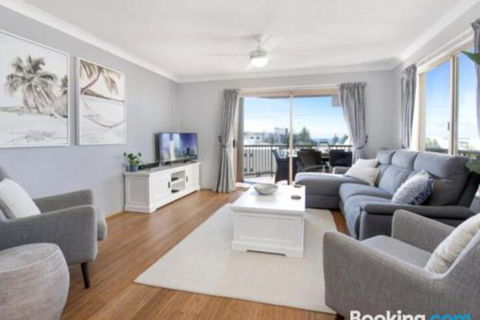 Unit 3 Emerald Shores Shipping Lane Views! - Whitsundays Accommodation 3