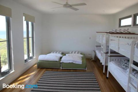 DEstrees Bay Beach House - Whitsundays Accommodation 5