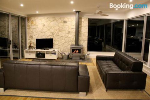 DEstrees Bay Beach House - Whitsundays Accommodation 2