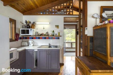 Honeyeaters Hideaway In Vivonne Bay - Whitsundays Accommodation 1