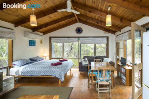 Honeyeaters Hideaway In Vivonne Bay - Whitsundays Accommodation 2
