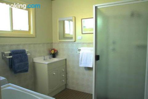 Schoolhouse Cottage American River - Whitsundays Accommodation 5