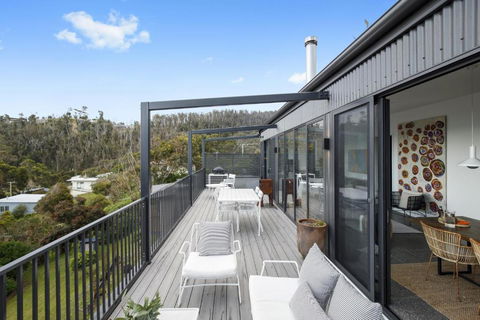 Months & Seasons Momentary Escapes Beach House - Whitsundays Accommodation 2