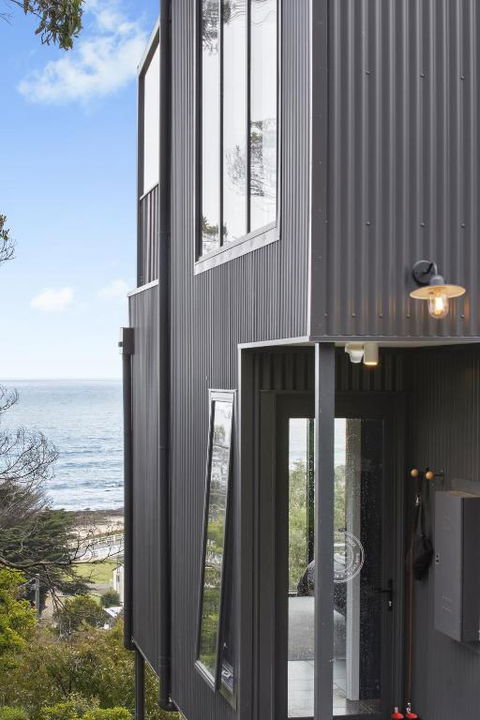 Months & Seasons Momentary Escapes Beach House - Whitsundays Accommodation 1