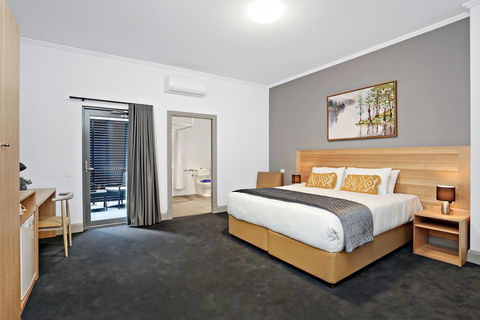 Meridian Hotel - Whitsundays Accommodation 4
