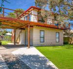 Red Rocks Family Escape - Whitsundays Accommodation