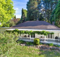 Redwood Cottage Burradoo getaway Southern Highlands 4pm Check Out Sunday - Whitsundays Accommodation