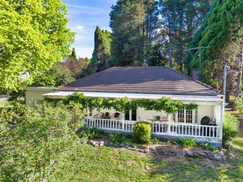 Redwood Cottage Burradoo Getaway Southern Highlands 4pm Check Out Sunday - Whitsundays Accommodation 0