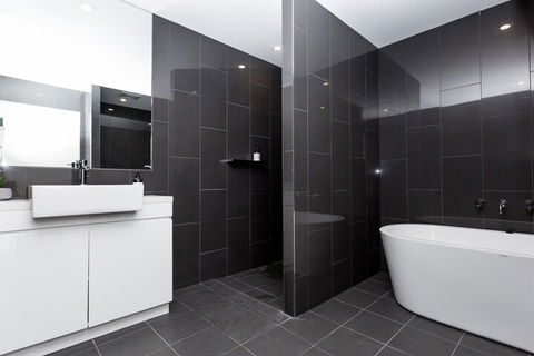 Urban Jungle In The Heart Of The CBD - Whitsundays Accommodation 6