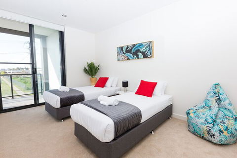 Urban Jungle In The Heart Of The CBD - Whitsundays Accommodation 2