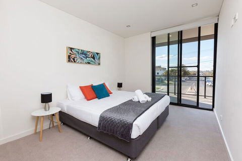 Urban Jungle In The Heart Of The CBD - Whitsundays Accommodation 5