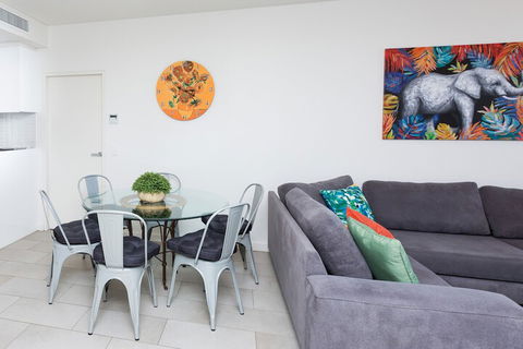 Urban Jungle In The Heart Of The CBD - Whitsundays Accommodation 3