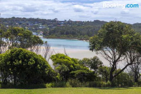 Seaside Parade 9 Dolphin Point - Whitsundays Accommodation 0