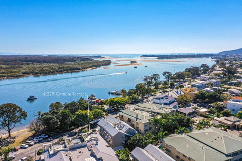Panoramic River & Ocean Views Noosaville - Whitsundays Accommodation 4