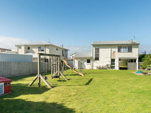 Licence To Chill - Whitsundays Accommodation 2
