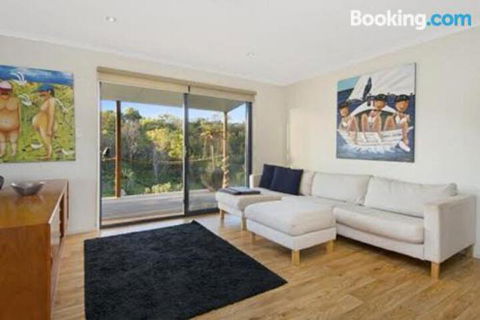 A One One Two At Island Beach - Whitsundays Accommodation 1