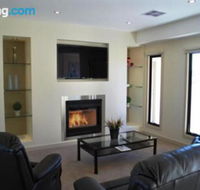Eagles Nest - Whitsundays Accommodation