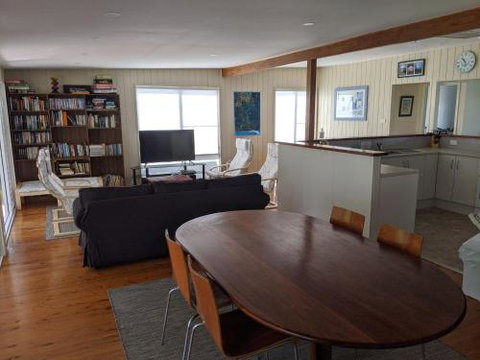 Seagrass Beach House At Hyams 4pm Check Out Sundays - Whitsundays Accommodation 5