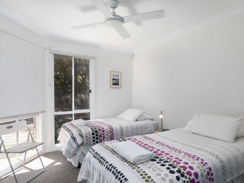 SPINIFEX Gerroa 4pm Check Out Sundays - Whitsundays Accommodation 3