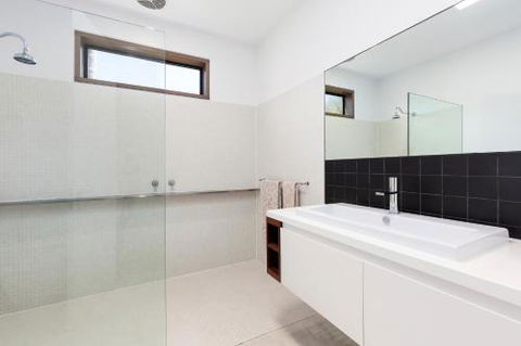 Franklin House - Whitsundays Accommodation 3