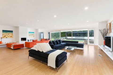 Franklin House - Whitsundays Accommodation 1