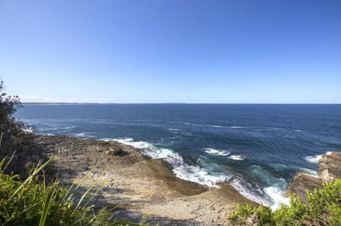 Stunning Clifftop Location 213 Mitchell Pde - Whitsundays Accommodation 0