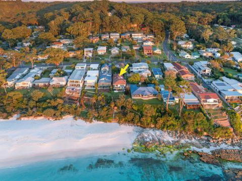 Elandra Absolute Beach Front Luxury - Whitsundays Accommodation 0