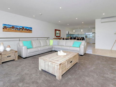 Rosalea By The Bay - Whitsundays Accommodation 5