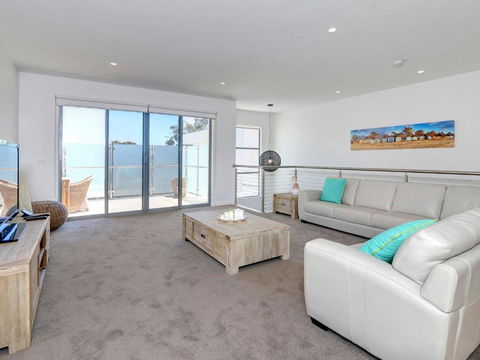 Rosalea By The Bay - Whitsundays Accommodation 6
