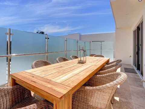 Rosalea By The Bay - Whitsundays Accommodation 3