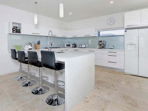 Rosalea By The Bay - Whitsundays Accommodation 4