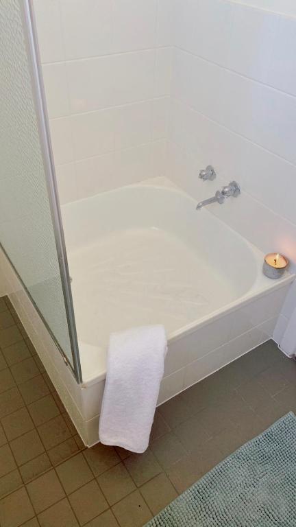 Honey At KI - Whitsundays Accommodation 2