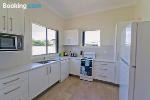 Cottage On River - Whitsundays Accommodation 4