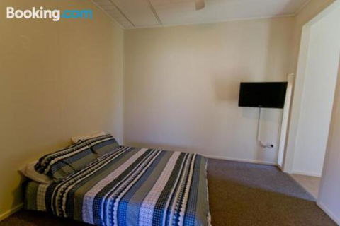 Cottage On River - Whitsundays Accommodation 2