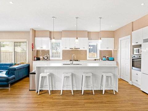 Woolamai Beach Villa - Whitsundays Accommodation 6