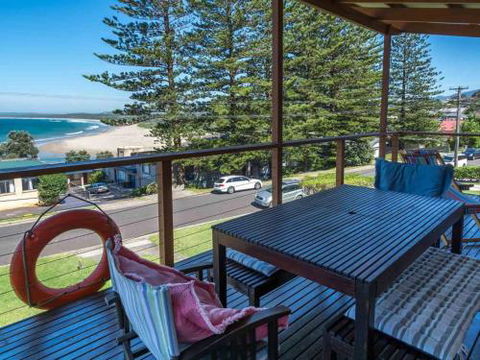 CARMELONE Gerroa 4pm Check Out On Sundays - Whitsundays Accommodation 0