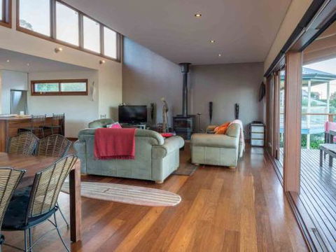 CARMELONE Gerroa 4pm Check Out On Sundays - Whitsundays Accommodation 6