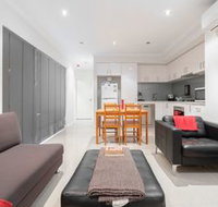 Conveniently Located Luxury Home 10 Mins from CBD - Whitsundays Accommodation