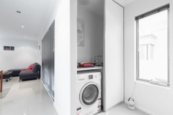 Conveniently Located Luxury Home 10 Mins From CBD - Whitsundays Accommodation 6