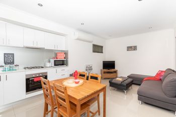 Conveniently Located Luxury Home 10 Mins From CBD - Whitsundays Accommodation 1