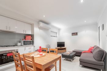 Conveniently Located Luxury Home 10 Mins From CBD - Whitsundays Accommodation 3