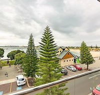 Spacious Apartment with Sea Views - Whitsundays Accommodation