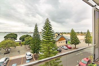 Spacious Apartment With Sea Views - Whitsundays Accommodation 0