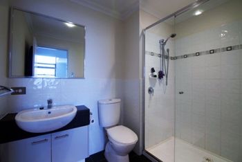 Spacious Apartment With Sea Views - Whitsundays Accommodation 3