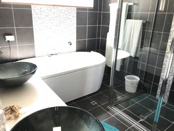 Ocean House At Mollymook - Whitsundays Accommodation 3