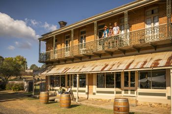 Hill End Historic Cottages - Whitsundays Accommodation 5